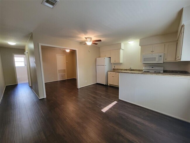 Foto del edificio - 845 Beverly St