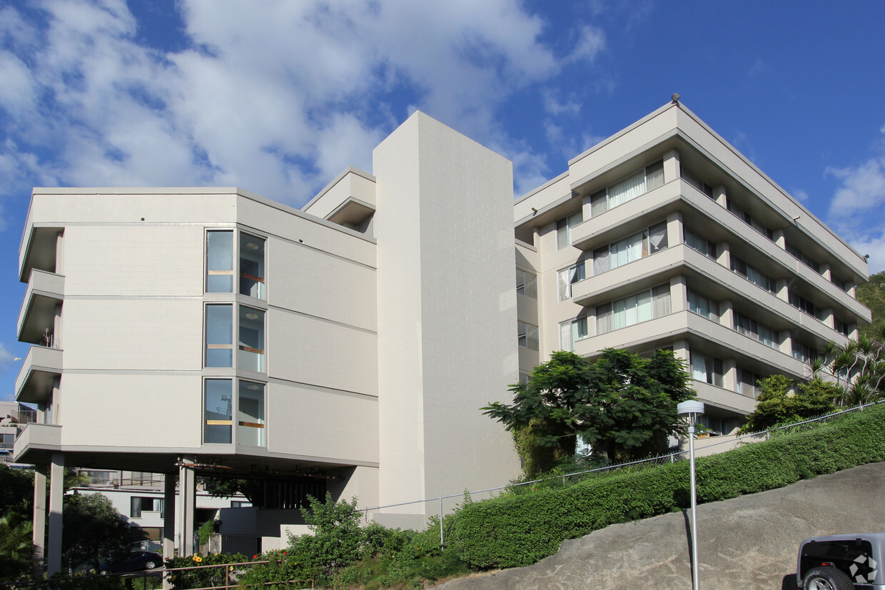 Primary Photo - Punchbowl Place