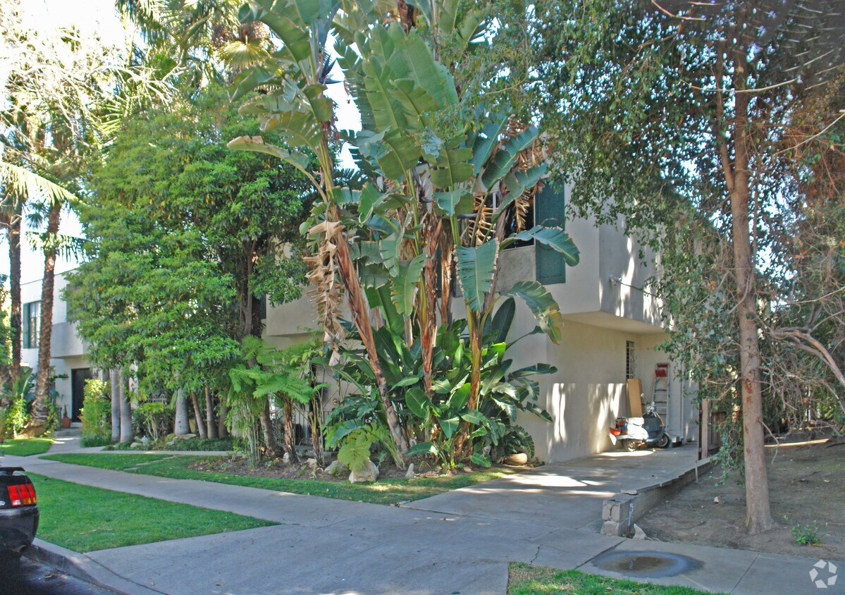 Foto del edificio - 1132 S Oakhurst Dr