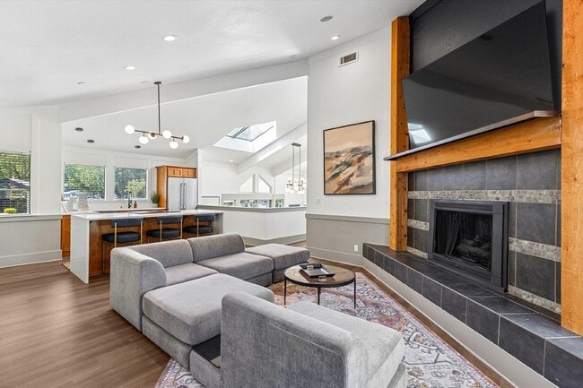 Building Photo - Parker Landing