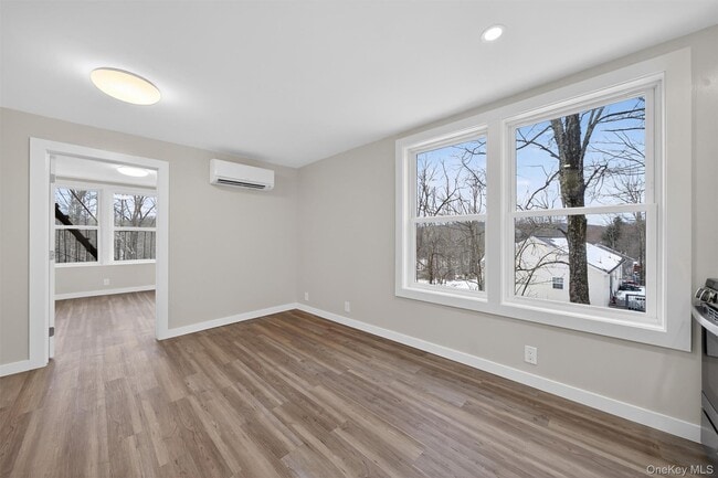 Foto del edificio - 303 Main St