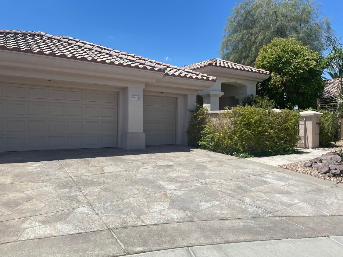 Primary Photo - 37115 Golden Pebble Ave
