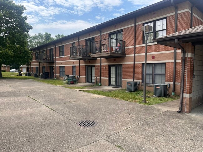 Building Photo - Southern Meadows