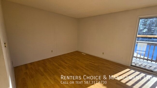Building Photo - 3 Bedroom Unit With Assigned  Parking BONUS INCENTIVE