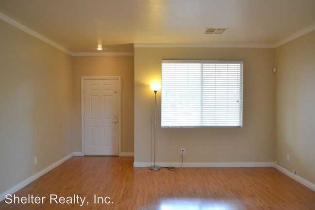 Building Photo - 4 br, 2.5 bath House - 2574 Sundew Avenue