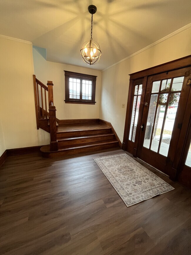 Foto del edificio - 401 S Buchanan St