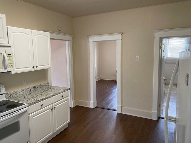 Foto del edificio - 335 S Park St