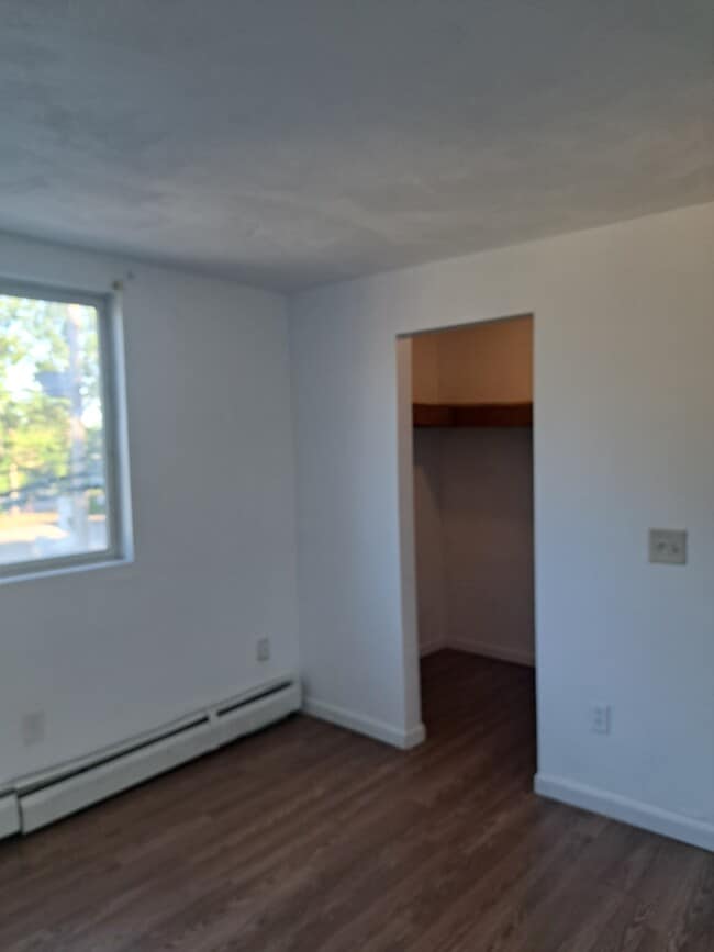 Building Photo - 284 Veazie St