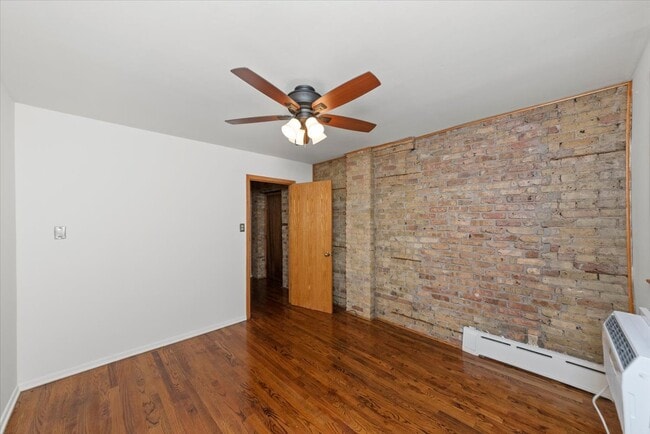 Foto del edificio - 534 W Belden Ave
