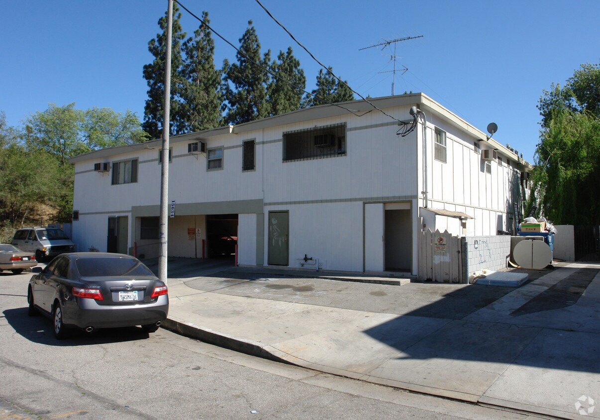 Building Photo - 15634 Leadwell St