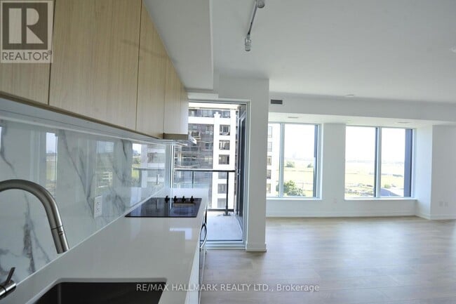 Building Photo - 1100 Sheppard Ave W