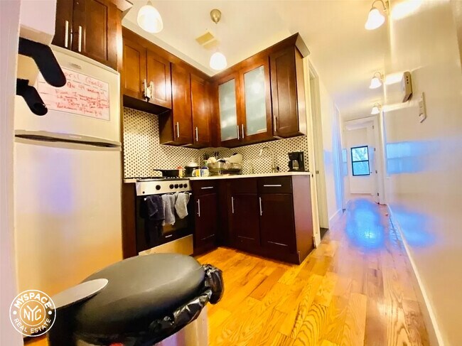 Foto del edificio - 940 Lafayette Ave