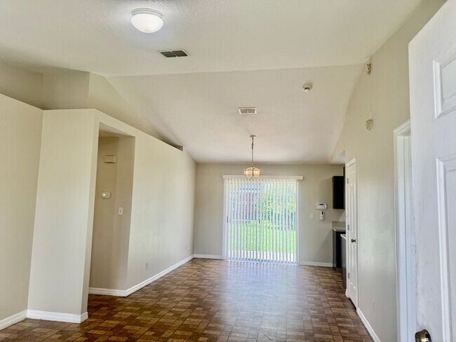 Building Photo - Comfortable Home in BVL, Kissimmee