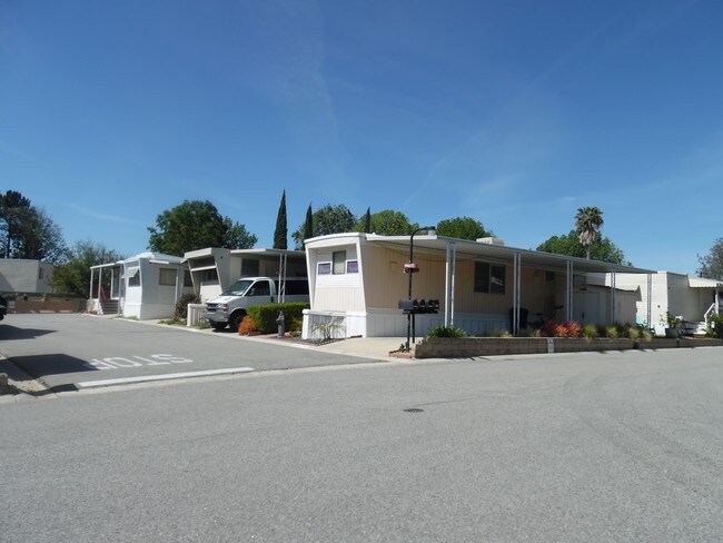 Building Photo - 2193 Los Feliz Dr