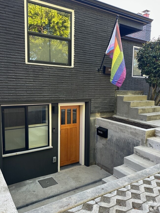 Building Photo - 5403 Beacon Ave S