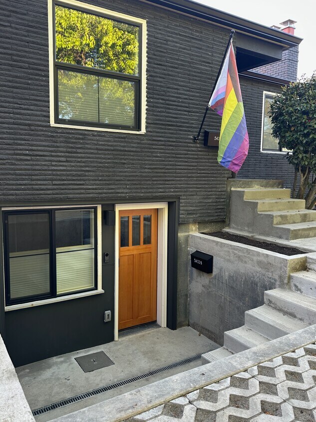 Primary Photo - 5403 Beacon Ave S
