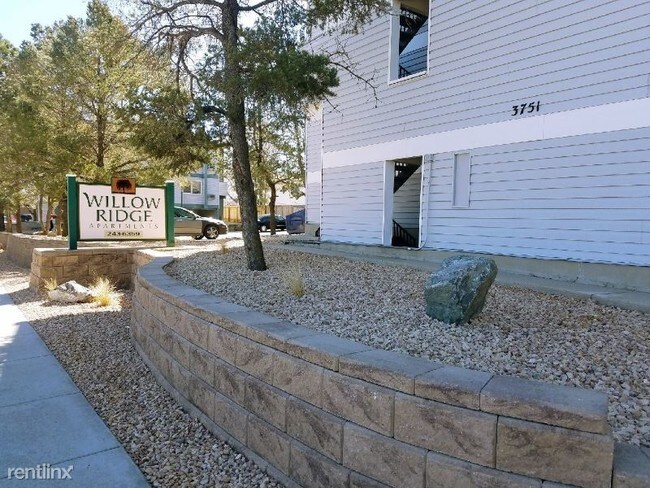 Building Photo - 3751 E La Salle St