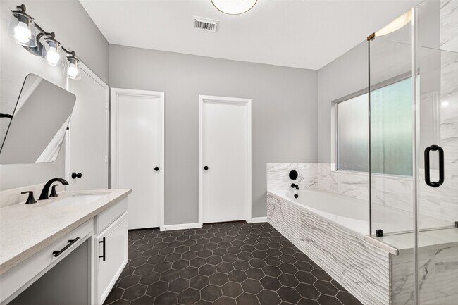 Foto del edificio - 23810 Spring Way Dr