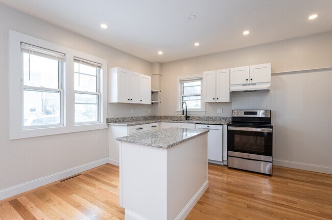 Building Photo - 270 Hilldale Ave