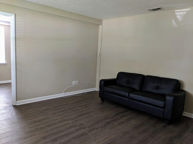 Foto del edificio - 806 Essex Dr