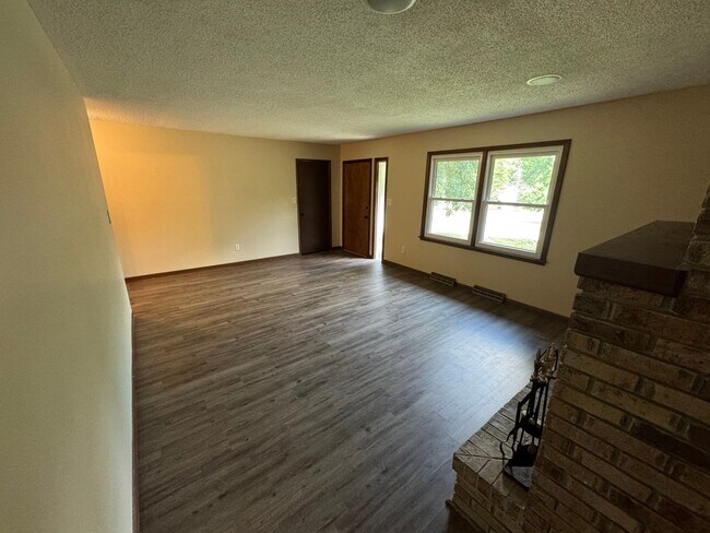 Foto del edificio - 3 bedroom 2 bath Springfield Home located ...
