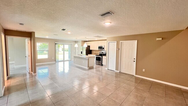 Foto del edificio - BEAUTIFUL 4 BD/2BA Home in Palm Bay!!