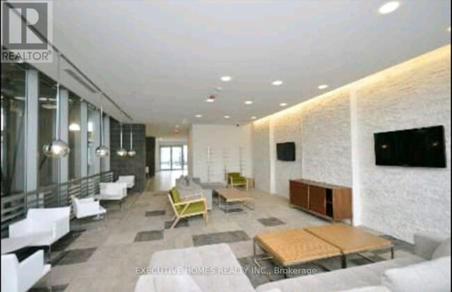 Building Photo - 365 Prince of Wales Dr