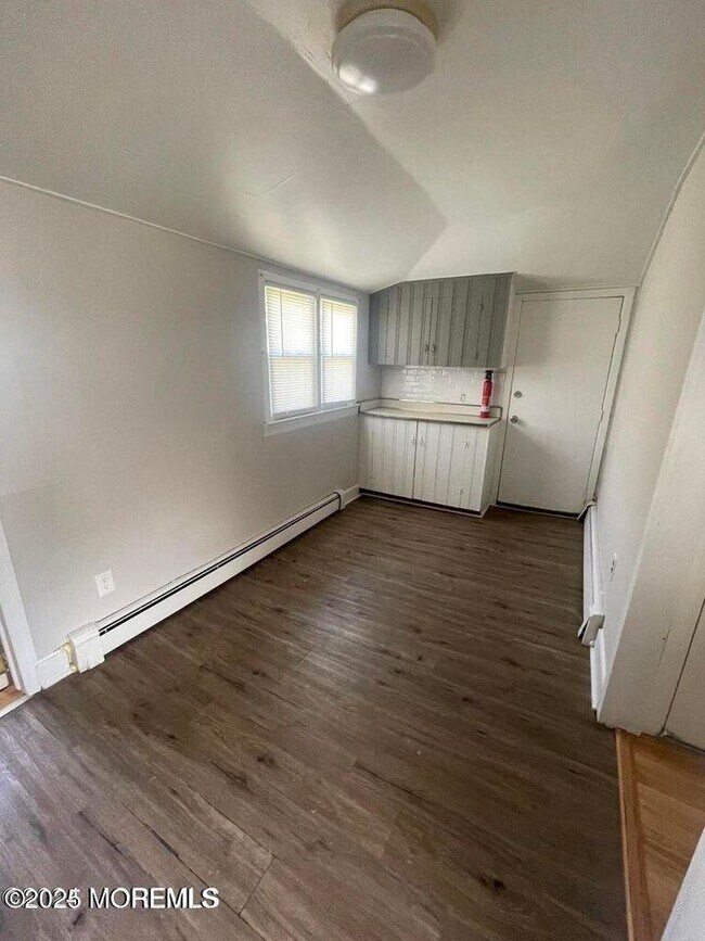 Foto del edificio - 225-227 Seeley Ave-225-227