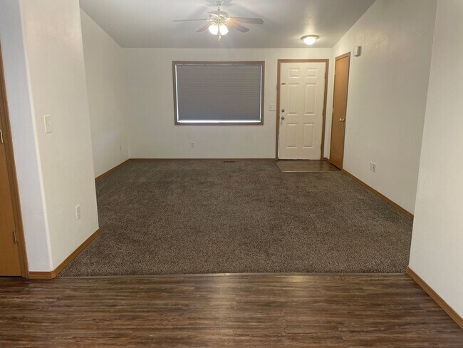 Foto del edificio - Cozy Home w/Private Backyard!