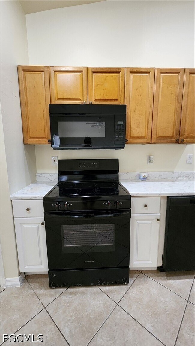 Building Photo - 2118 Snead Dr