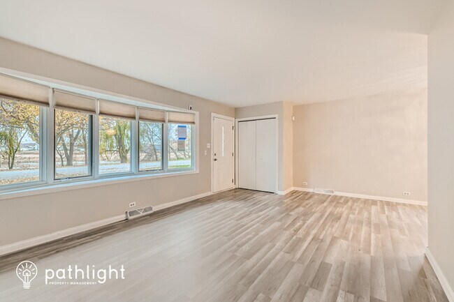 Foto del edificio - 5336 Stony Creek Drive, Oak Lawn, IL, 60453