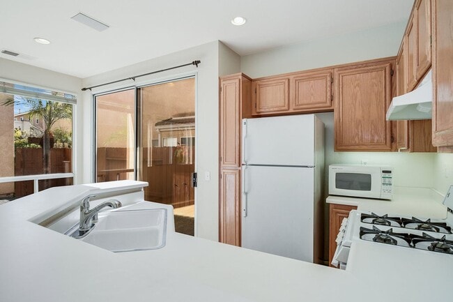 Building Photo - *Coming Soon* 3 bedroom 2.5 bathroom home ...