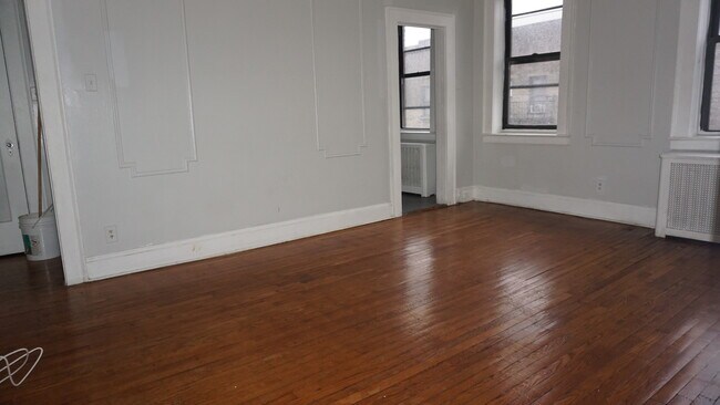 Building Photo - 17 Noll Pl