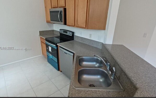 Foto del edificio - 2210 NE 37th Rd