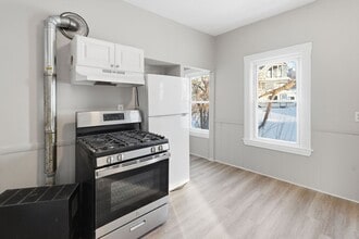 Building Photo - 47 Fox St