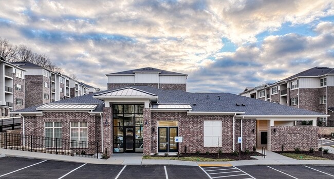 Building Photo - Farragut Junction Apartments