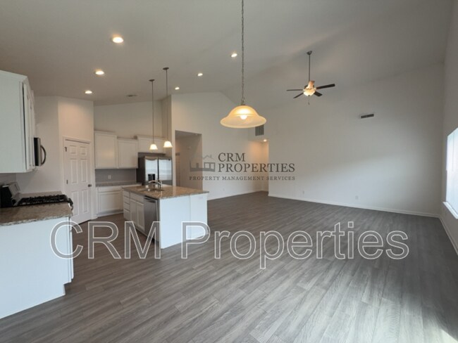 Foto del edificio - 3242 Somers Dr