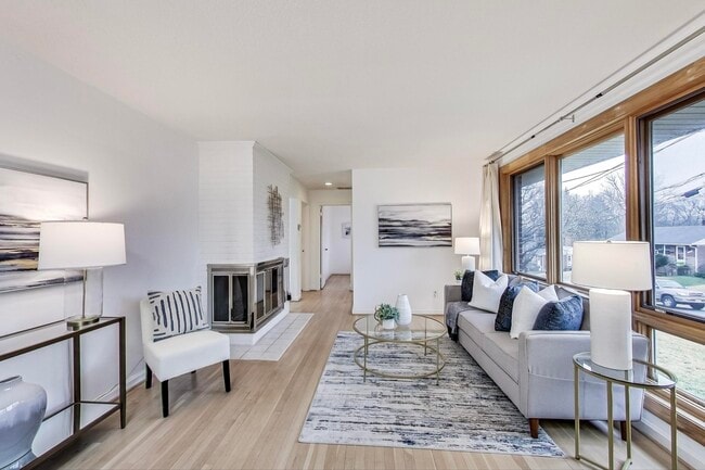 Building Photo - 10311 Duvawn Pl