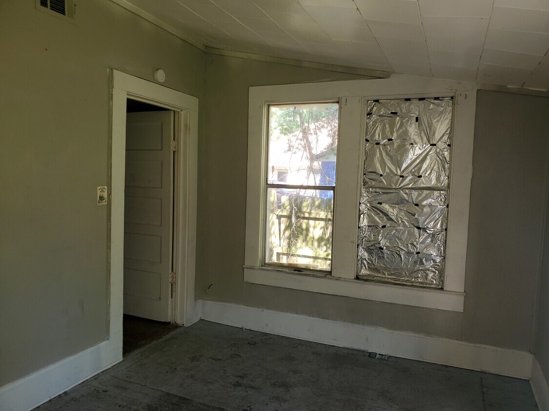 Building Photo - 407 S. 2nd