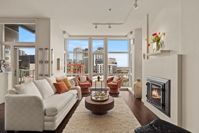 Building Photo - 303 E Pike St