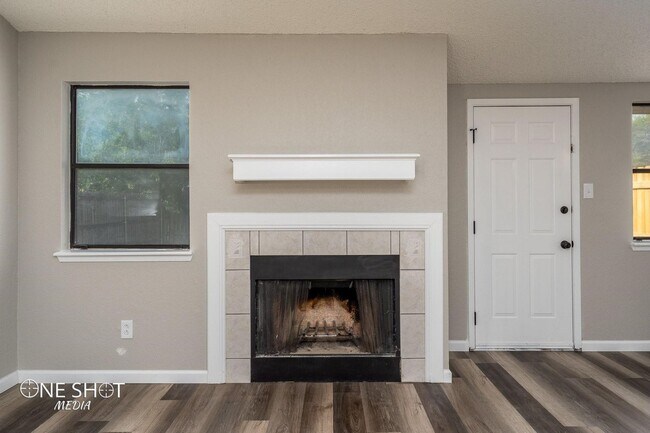 Building Photo - 1359 Yeomans Rd