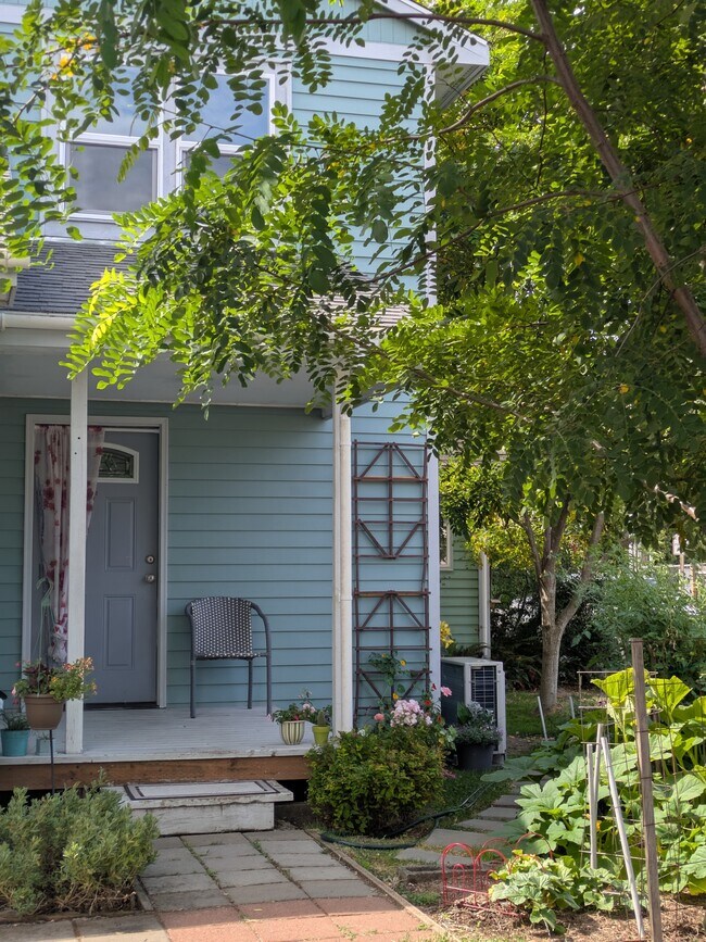 Outside front door and porch - 4185 Monroe Ave NE