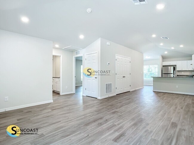 Building Photo - 2021 Redmond St