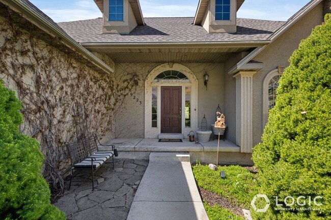 Building Photo - 9223 Silver Lake Dr