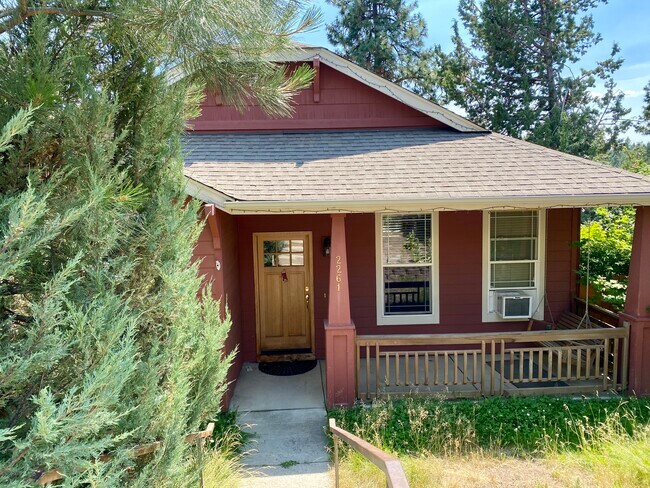 Foto del edificio - 2261 NW Torrey Pines Dr