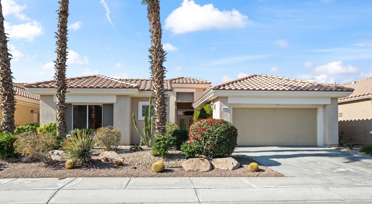 Primary Photo - 37261 Mojave Sage St