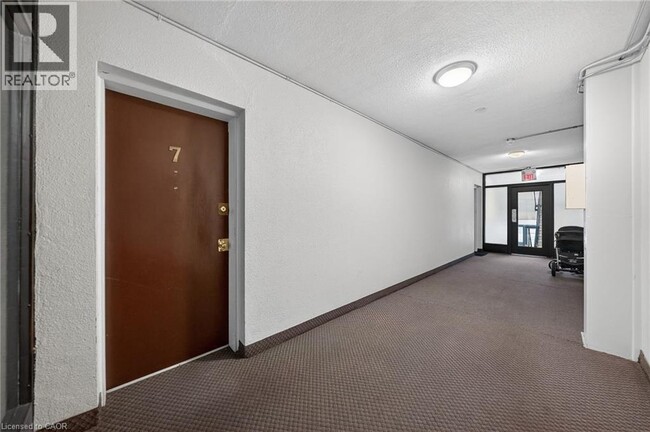 Building Photo - 237 Mohawk Rd E