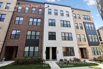 Building Photo - 22103 Madison Pt Sq