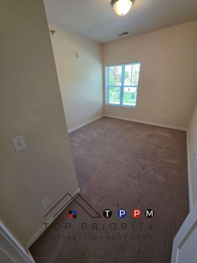Building Photo - 2 Bedroom | 1 Bathroom 2nd Floor Apartment...
