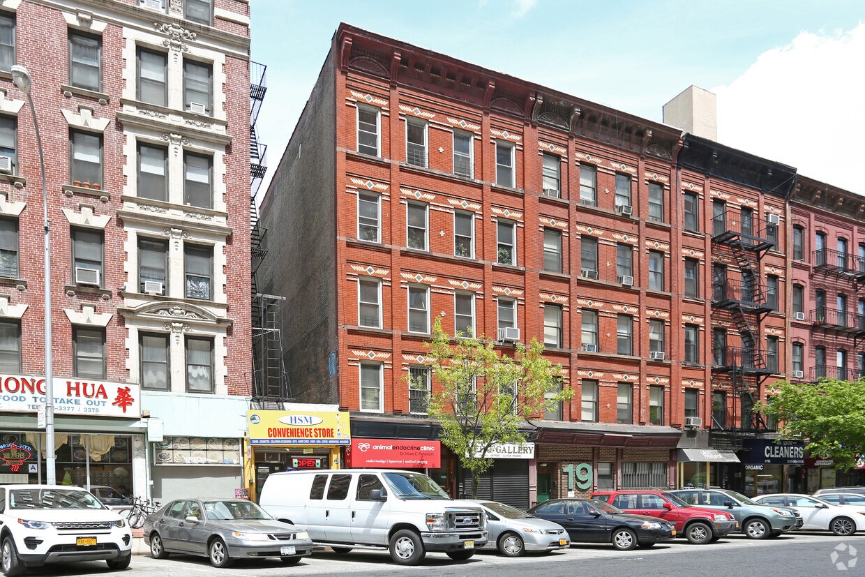 Foto del edificio - 21 W 100th St